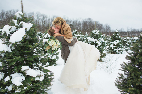 ślub zimą zimowy ślub kolor przewodni zieleń złoto dekoracja weselna 
